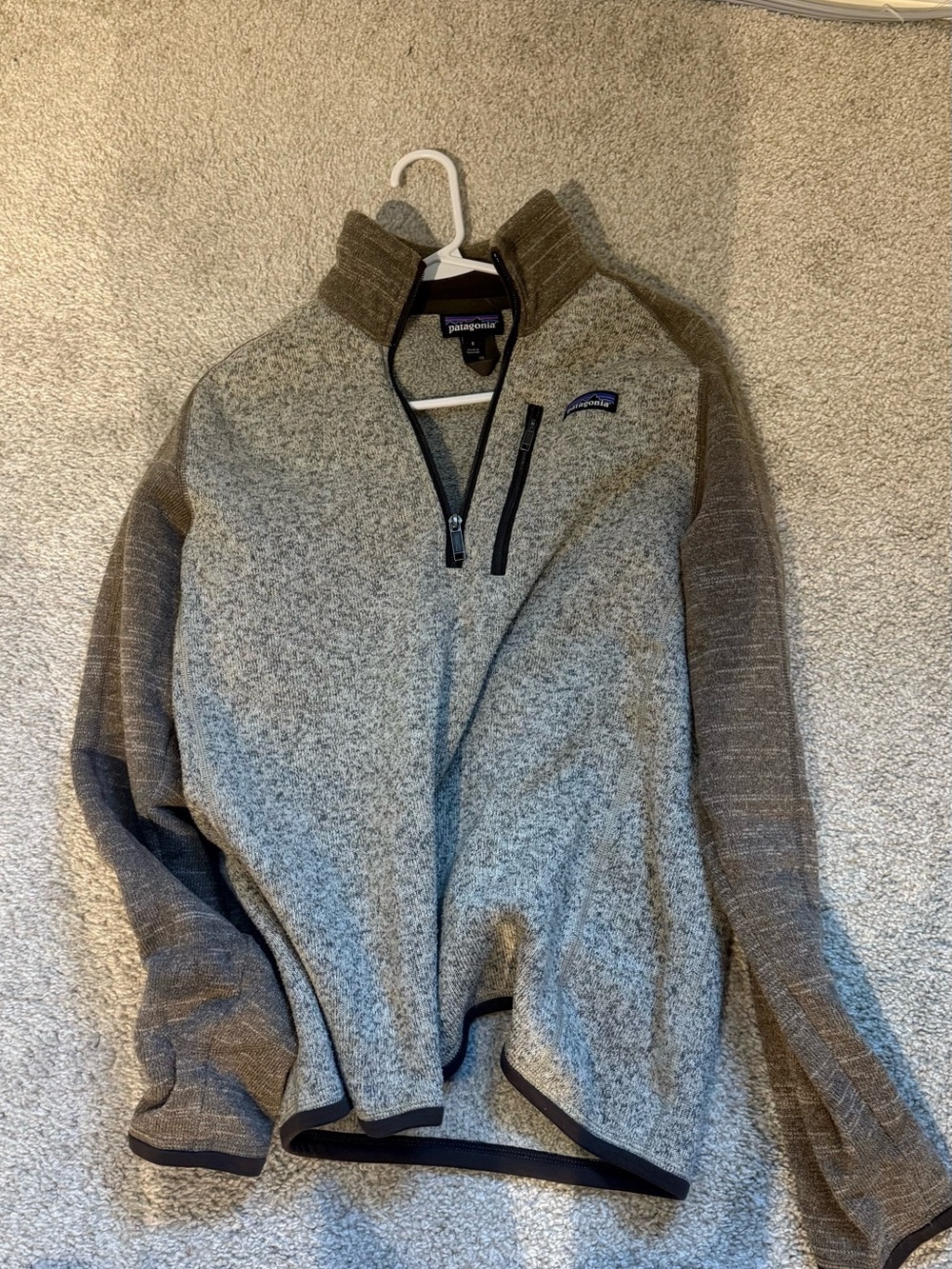 Patagonia Men's Heather Gray Zip-Neck Fleece with Dark Gray Sleeves
